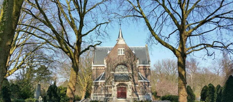 https://meenhuisvdkraan.nl/wp-content/uploads/2022/12/Begraafplaats-Crooswijk.jpeg